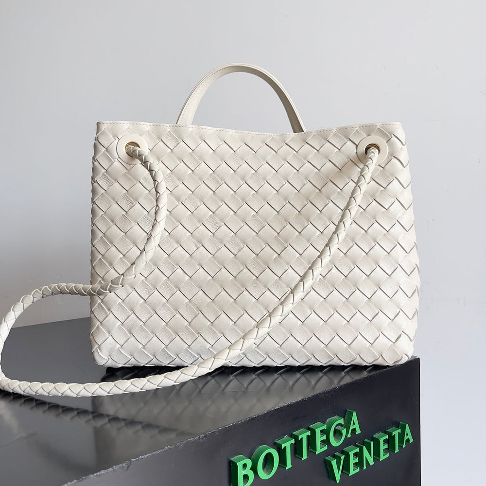 HANDLE BAG ANDIAMO 32 IN OFF WHITE LAMBSKIN - Image 2
