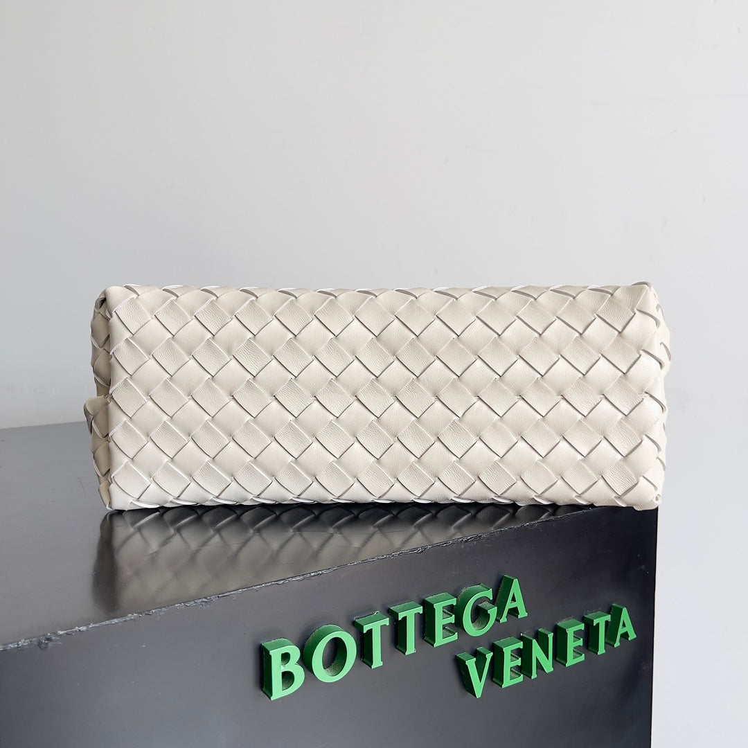 HANDLE BAG ANDIAMO 32 IN OFF WHITE LAMBSKIN - Image 8