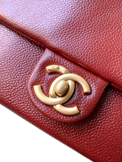 CLASSIC FLAP BAG 22 IN APPLE RED CALFSKIN GOLD HARDWARE - Image 6