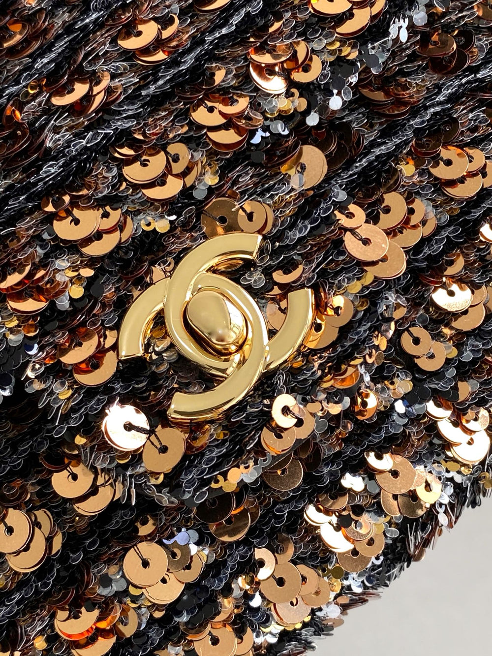 CLASSIC FLAP BAG 21 IN BROWN MIX BLACK SEQUINS - Image 2