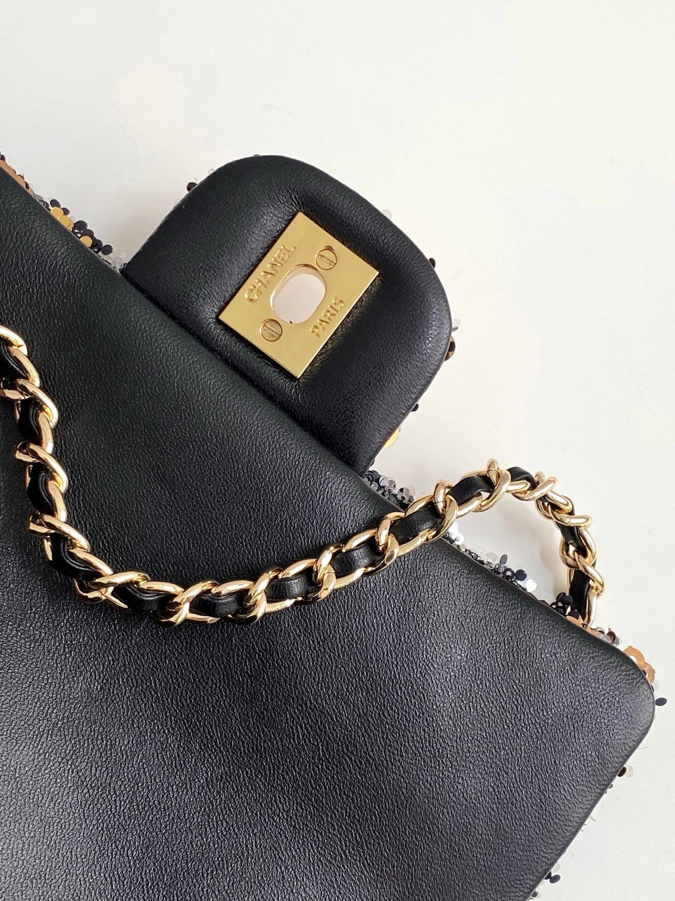 CLASSIC FLAP BAG 21 IN BROWN MIX BLACK SEQUINS - Image 6