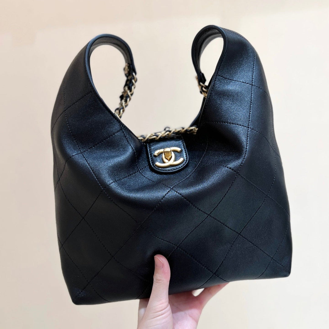 QUILTED SMALL HOBO BAG 27 IN BLACK LAMBSKIN GOLD HARDWARE - Main Image