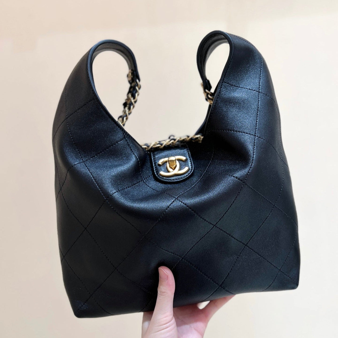 QUILTED LARGE HOBO BAG 35 IN BLACK LAMBSKIN GOLD HARDWARE - Image 3